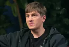 Фонд «Дари еду» и «Мелбет» провели благотворительный стендап концерт с участием Алексея Щербакова {sportclan} 6a22f51534735.webp